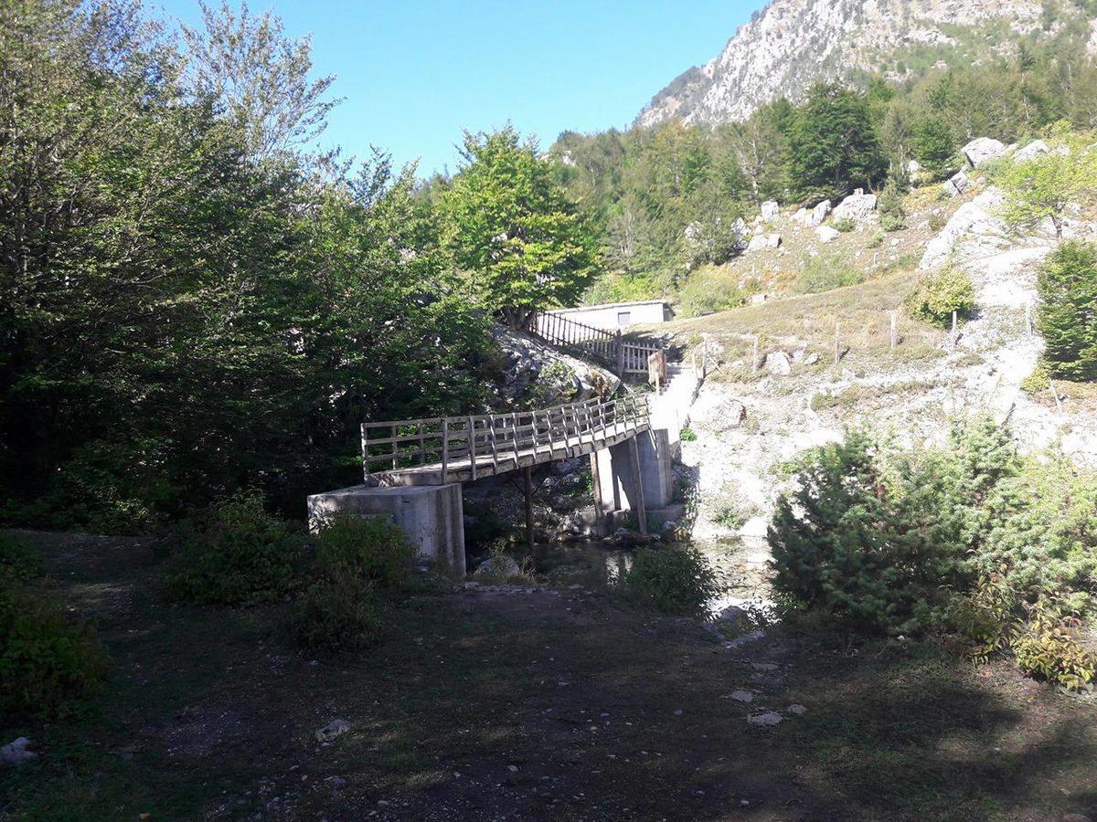 Guesthouse Arben Selimaj Bajram Curri Exterior photo